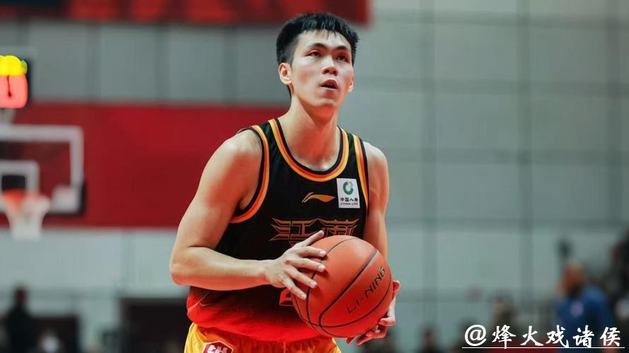 庞峥麟崛起打破外援垄断,场均二十二分投篮六成多,打脸老将胡明轩;年轻新秀靠实力撞击国家队,经验丰富老将还能坐稳控卫位置吗? 庞峥麟崛起打破外援垄断,场均二十二分投篮六成多,打脸老将胡明轩;年轻新秀靠实力撞击国家队,经验丰富老将还能坐稳控卫位置吗?