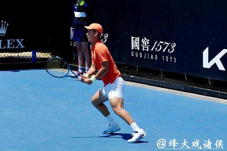 澳网|蛰伏一年熬过手术康复关,赢球+“送蛋”,商竣程起步顺利 澳网|蛰伏一年熬过手术康复关,赢球+“送蛋”,商竣程起步顺利